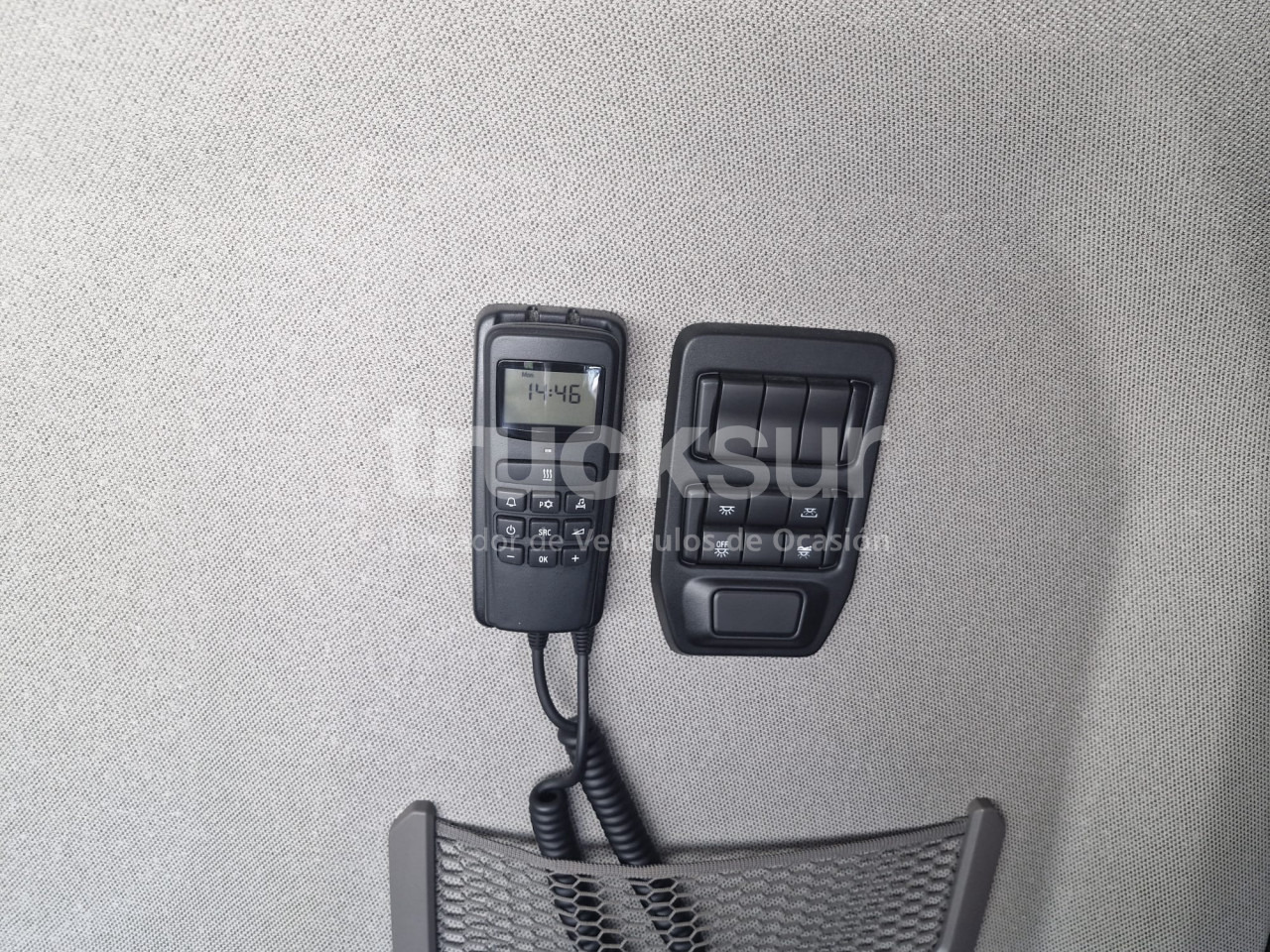 Tractor unit SCANIA R460: picture 18