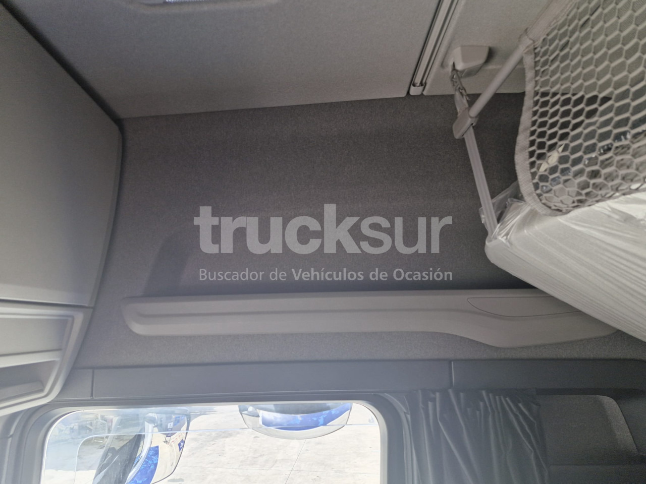 Tractor unit SCANIA R460: picture 17