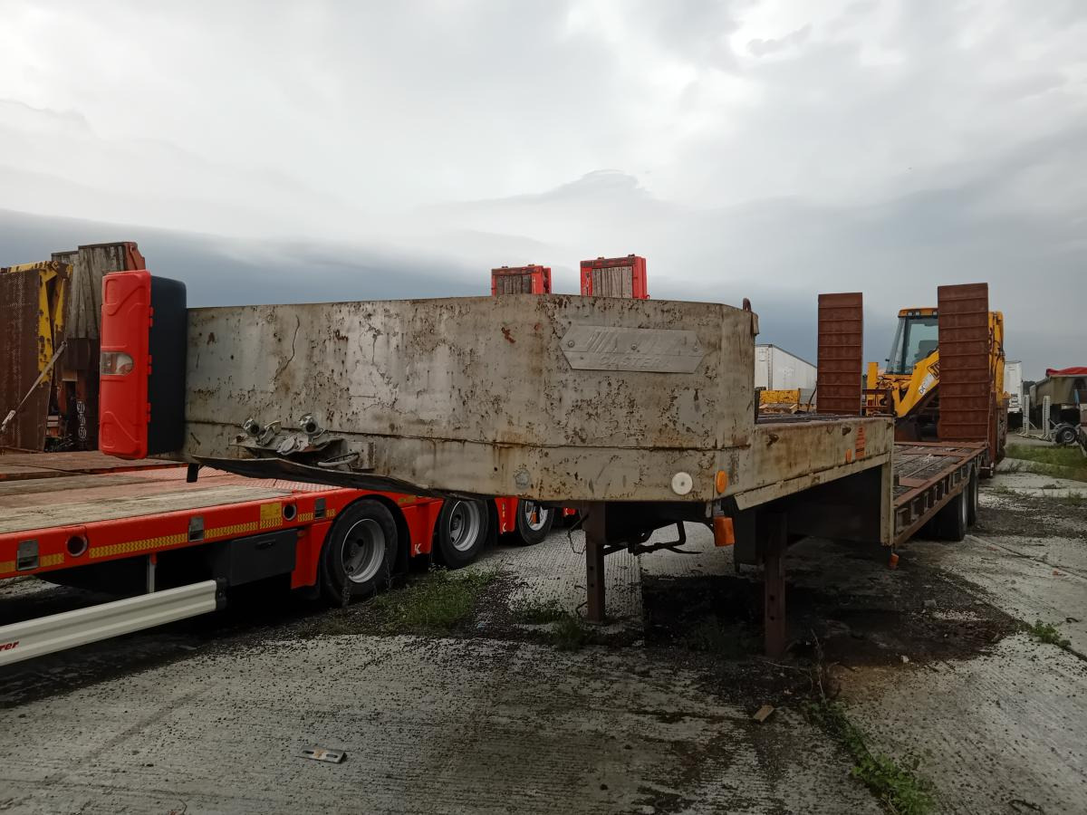 Castera - Low loader semi-trailer: picture 1 Castera - Low loader semi-trailer: picture 1