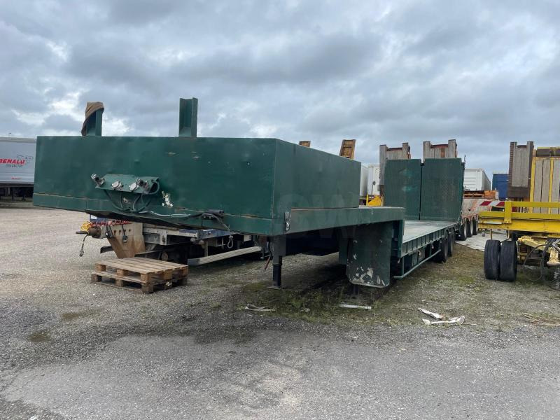 Castera  - Low loader semi-trailer: picture 1 Castera  - Low loader semi-trailer: picture 1