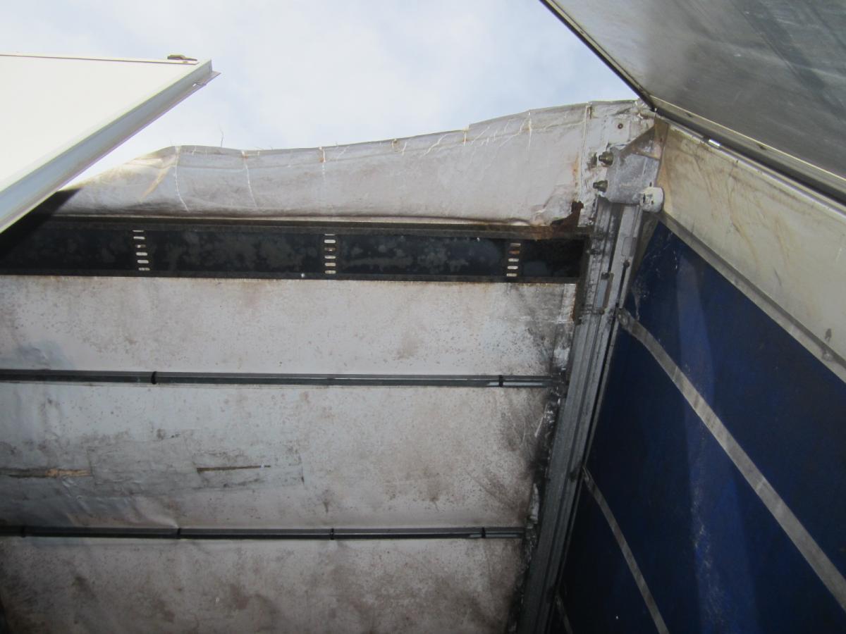 Curtainsider semi-trailer Fruehauf: picture 7 Curtainsider semi-trailer Fruehauf: picture 7