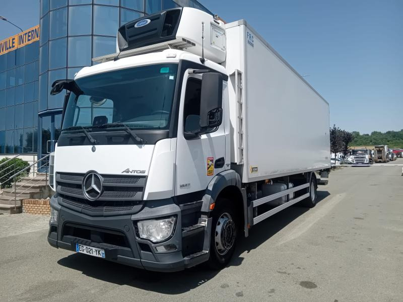 Refrigerator truck Mercedes Antos 1827: picture 1