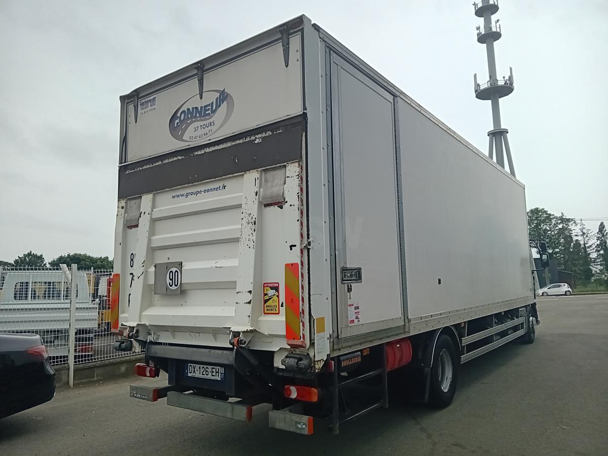 Renault D16 - Box truck: picture 5 Renault D16 - Box truck: picture 5