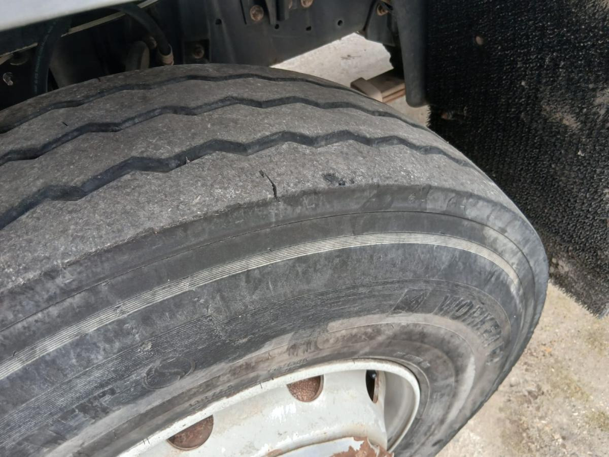 Tipper Renault Kerax 320 DCI: picture 7 Tipper Renault Kerax 320 DCI: picture 7