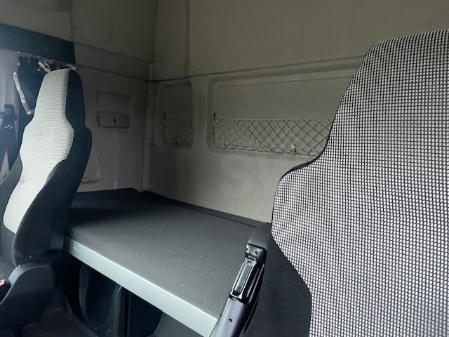 Tractor unit MAN TGX 18.500: picture 8
