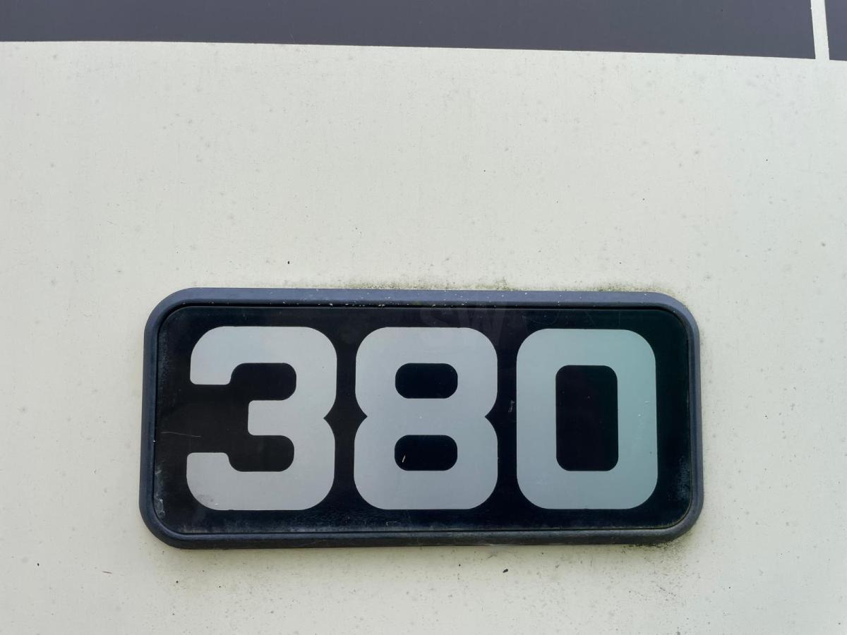 Tractor unit Volvo FH12 380: picture 7