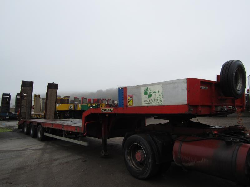 Trailor - Low loader semi-trailer: picture 1 Trailor - Low loader semi-trailer: picture 1