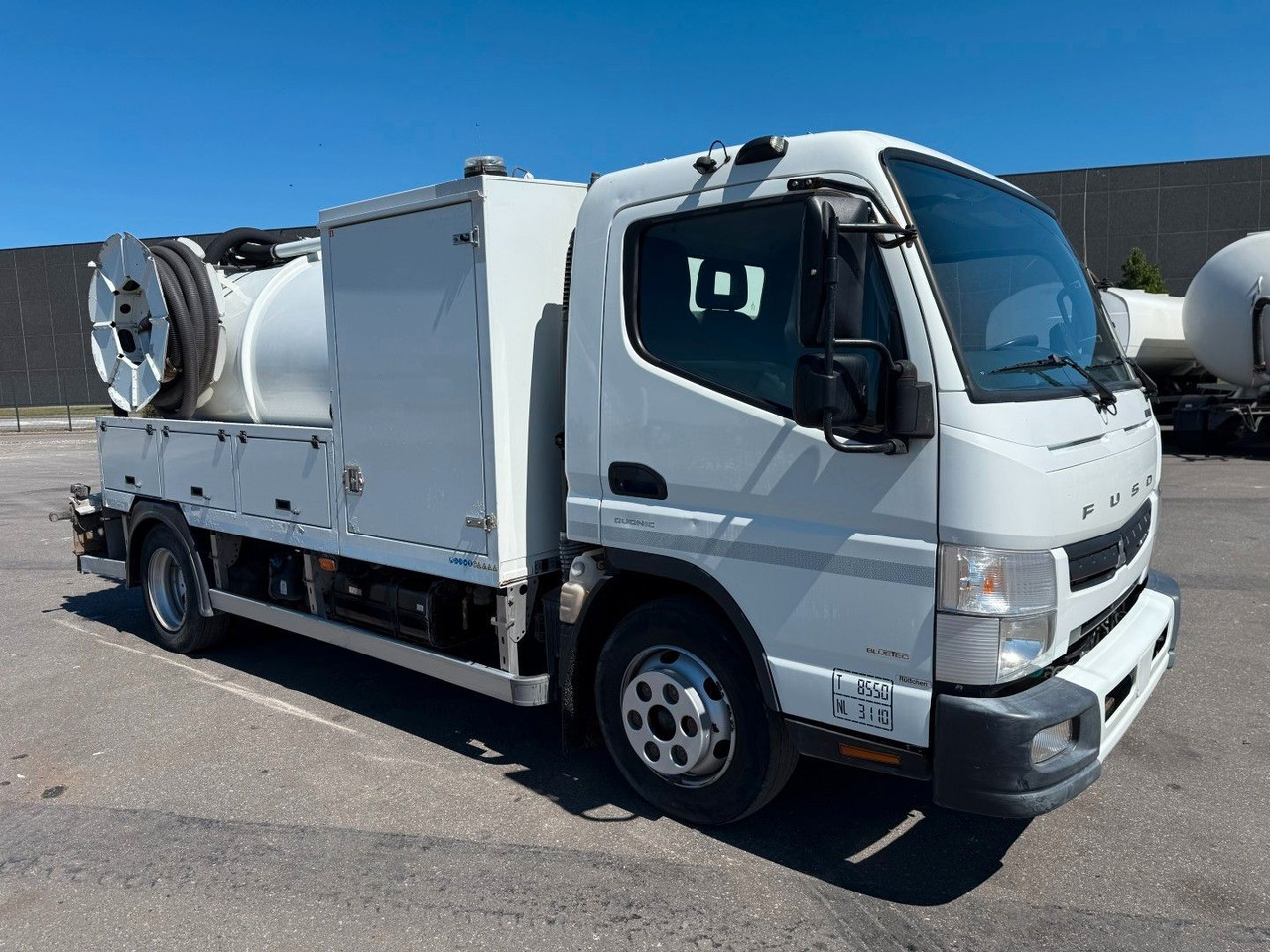 FUSO Canter 9C18 Duonic Rioned 3500 l. Kombi Euro 6 - Vacuum truck: picture 2 FUSO Canter 9C18 Duonic Rioned 3500 l. Kombi Euro 6 - Vacuum truck: picture 2