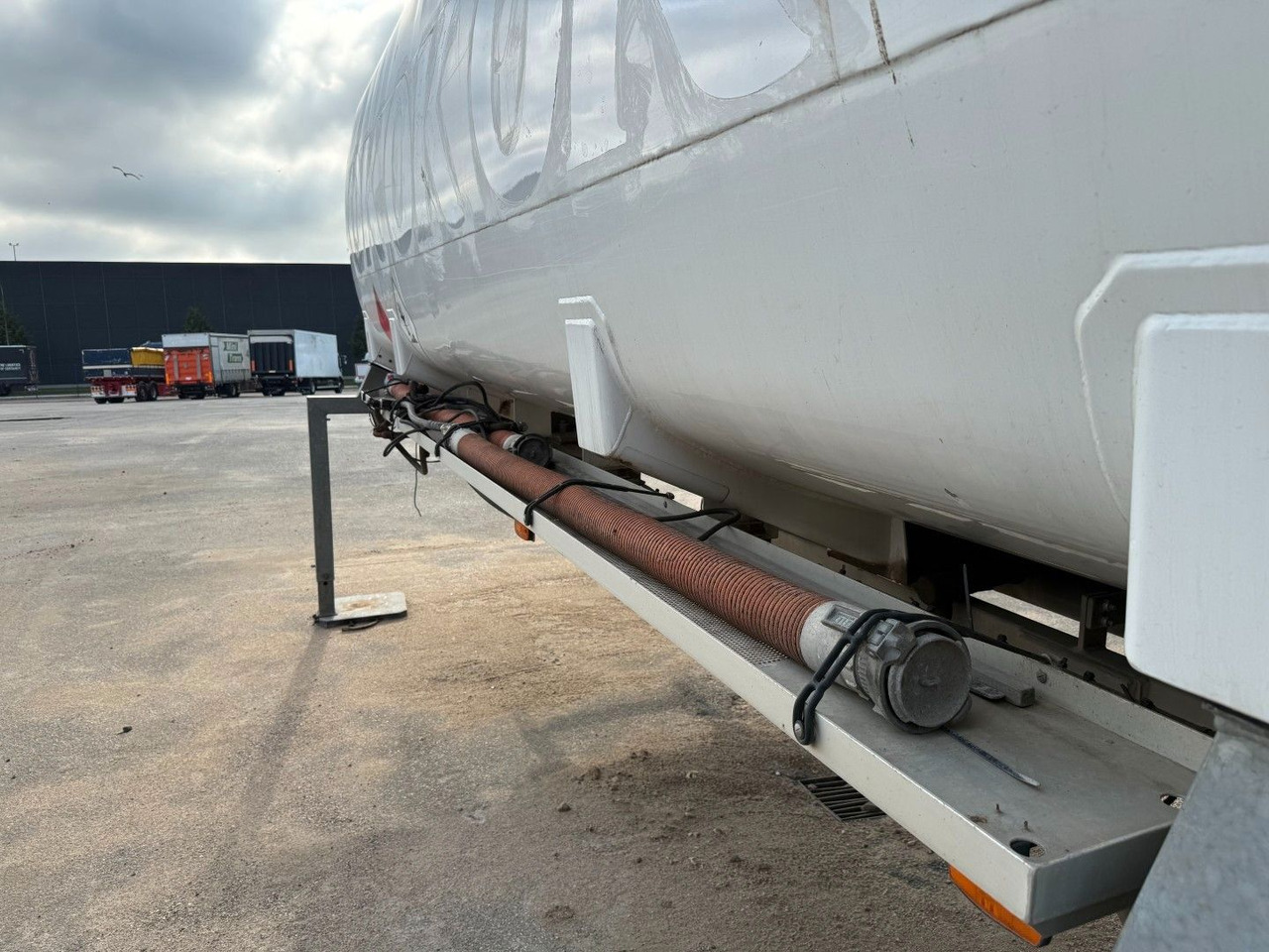 Tank truck HMK Bilcon 23.800 L ADR Tank: picture 12