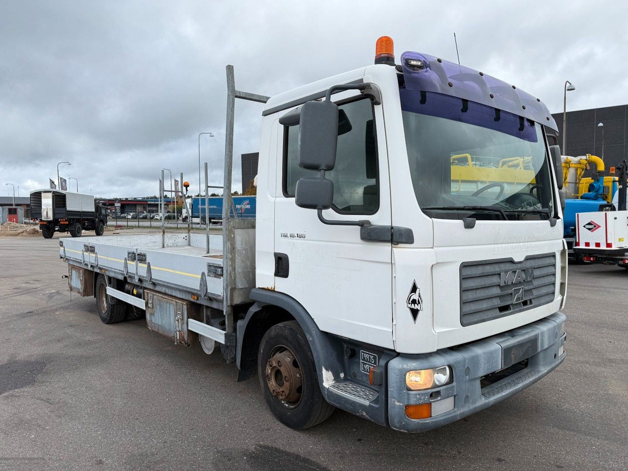 MAN TGL 10.180 4x2 Flatbed 6,,80 m. Euro 3 - Dropside/ Flatbed truck: picture 2 MAN TGL 10.180 4x2 Flatbed 6,,80 m. Euro 3 - Dropside/ Flatbed truck: picture 2