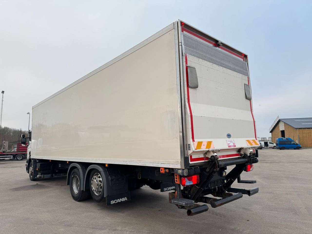 Scania P320 6x2*4 Carrier Supra 1250 Mt 9.90 m. kasse - Refrigerator truck: picture 4 Scania P320 6x2*4 Carrier Supra 1250 Mt 9.90 m. kasse - Refrigerator truck: picture 4