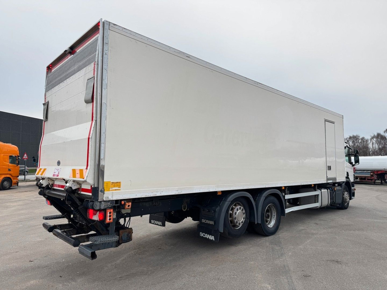 Scania P320 6x2*4 Carrier Supra 1250 Mt 9.90 m. kasse - Refrigerator truck: picture 3 Scania P320 6x2*4 Carrier Supra 1250 Mt 9.90 m. kasse - Refrigerator truck: picture 3