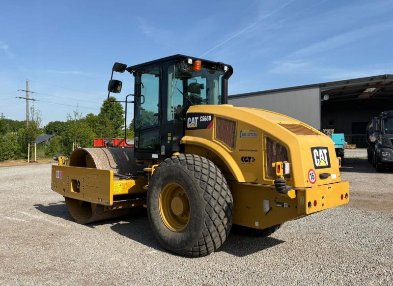 Caterpillar CS66B - Compactor: picture 1 Caterpillar CS66B - Compactor: picture 1