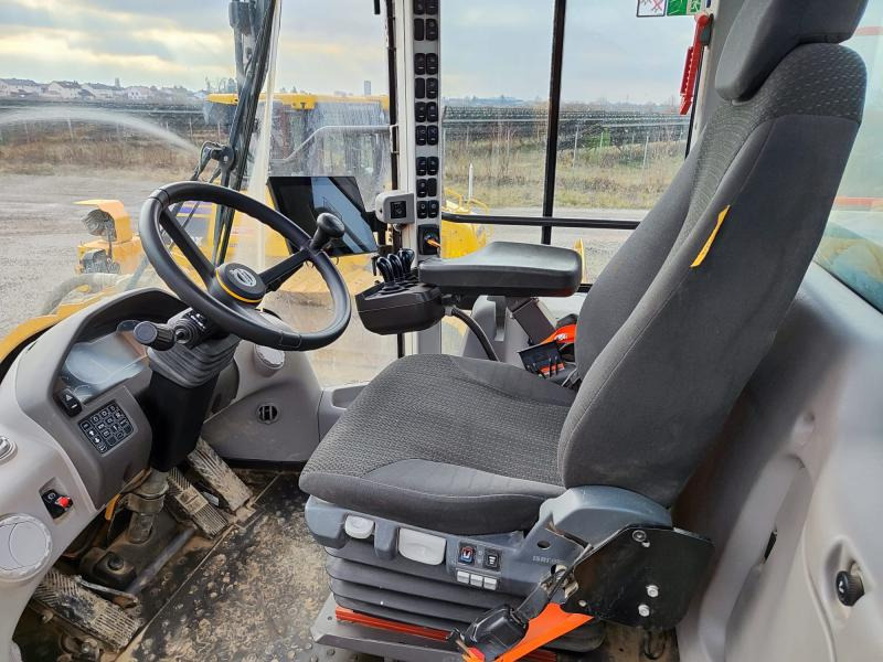 Volvo L150H - Wheel loader: picture 4 Volvo L150H - Wheel loader: picture 4