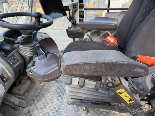Volvo L220H - Wheel loader: picture 5 Volvo L220H - Wheel loader: picture 5