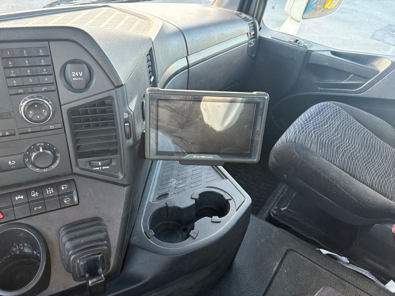 Dropside/ Flatbed truck Mercedes Arocs 3240: picture 7