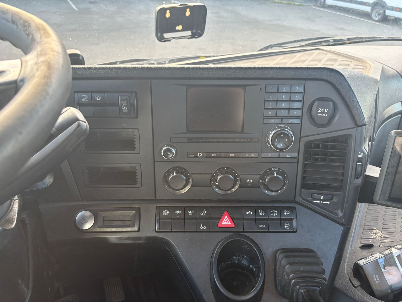 Dropside/ Flatbed truck Mercedes Arocs 3240: picture 6