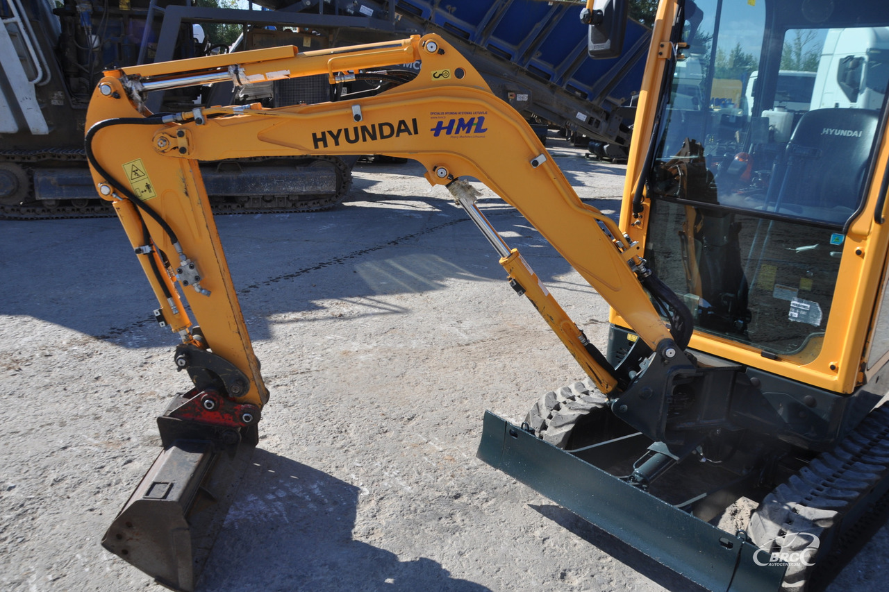 Mini excavator Hyundai R18-9: picture 9