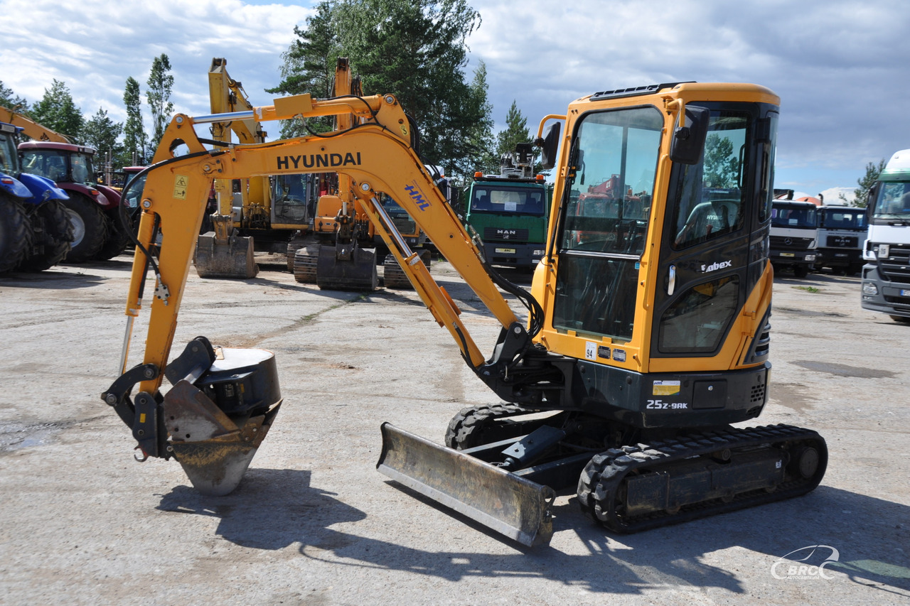 Hyundai R25Z-9AK - Mini excavator: picture 1 Hyundai R25Z-9AK - Mini excavator: picture 1