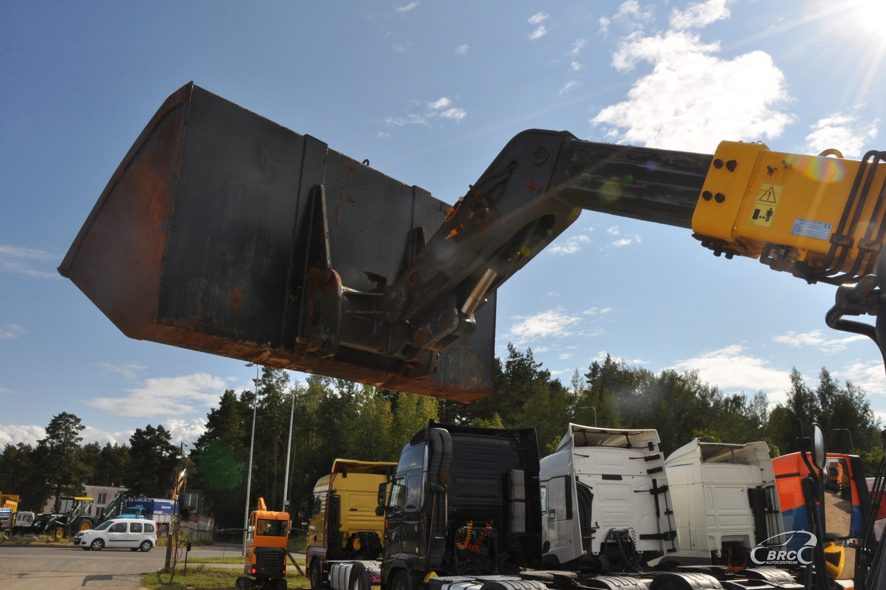 Telescopic wheel loader New Holland TH 7.42: picture 19