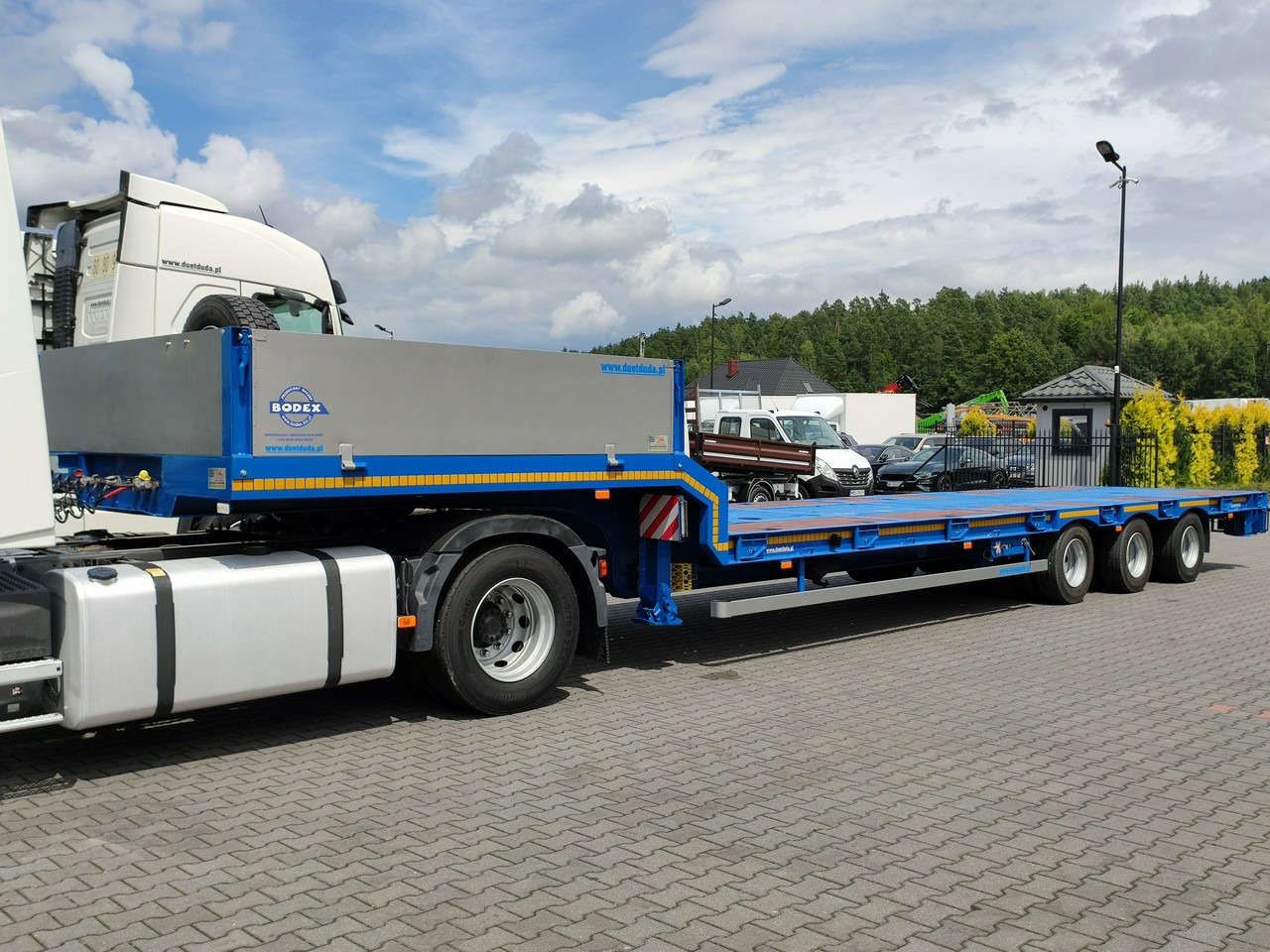 Bodex Poszerzana - Low loader semi-trailer: picture 5 Bodex Poszerzana - Low loader semi-trailer: picture 5