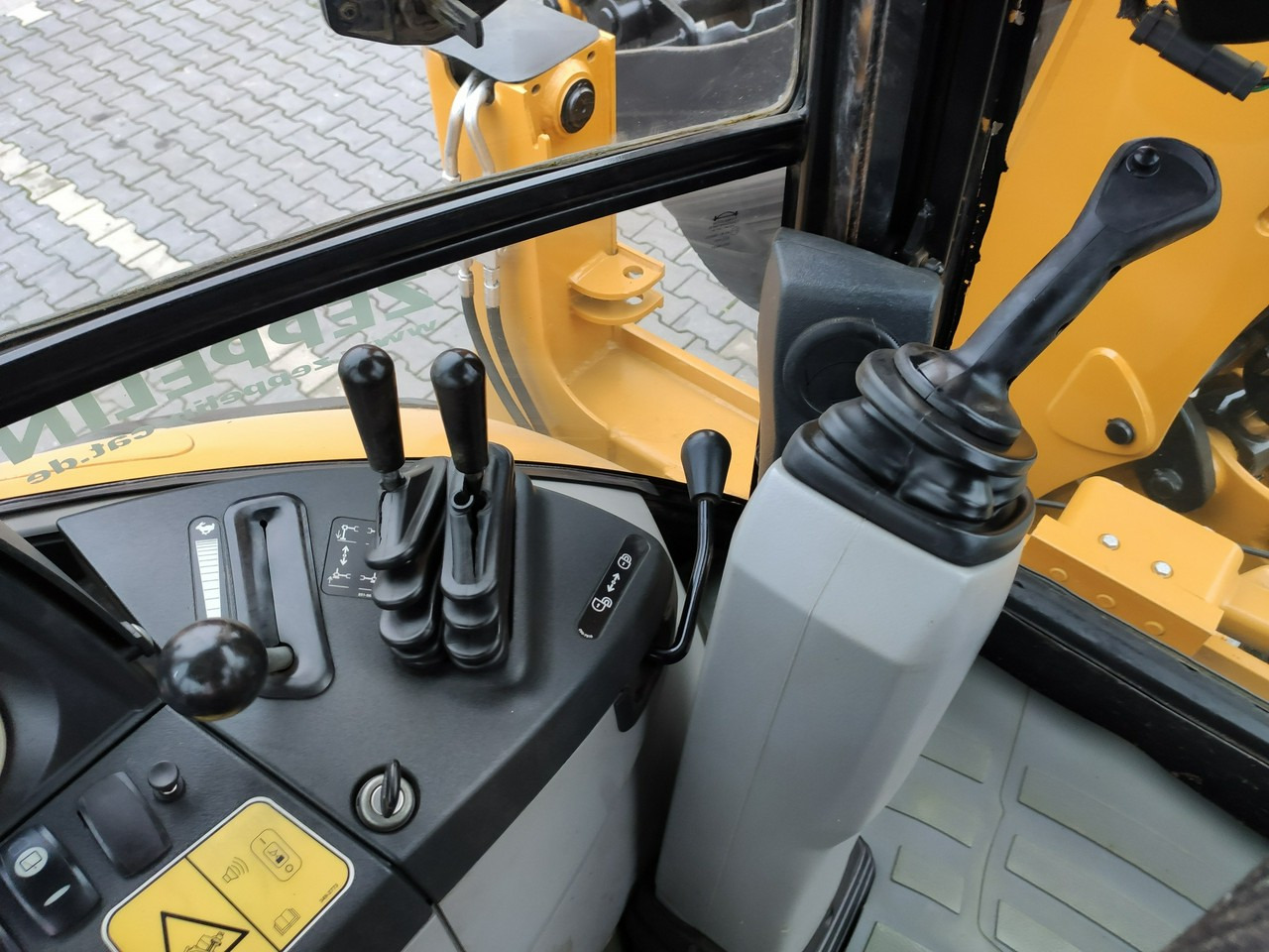 Caterpillar 444E Premier Sterowanie na Joystickach FULL OPCJA - Backhoe loader: picture 5 Caterpillar 444E Premier Sterowanie na Joystickach FULL OPCJA - Backhoe loader: picture 5