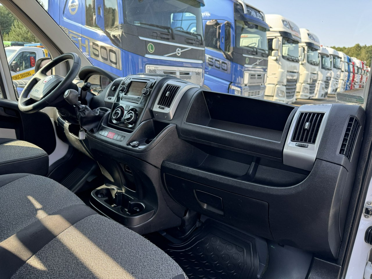 Flatbed van Fiat Ducato: picture 24