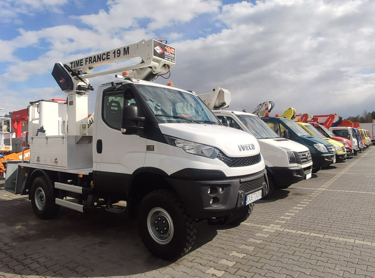 Iveco Daily 55S17W 4x4 Zwyżka 19m Versalift Lat 55 TB Time France - Truck mounted aerial platform: picture 3 Iveco Daily 55S17W 4x4 Zwyżka 19m Versalift Lat 55 TB Time France - Truck mounted aerial platform: picture 3