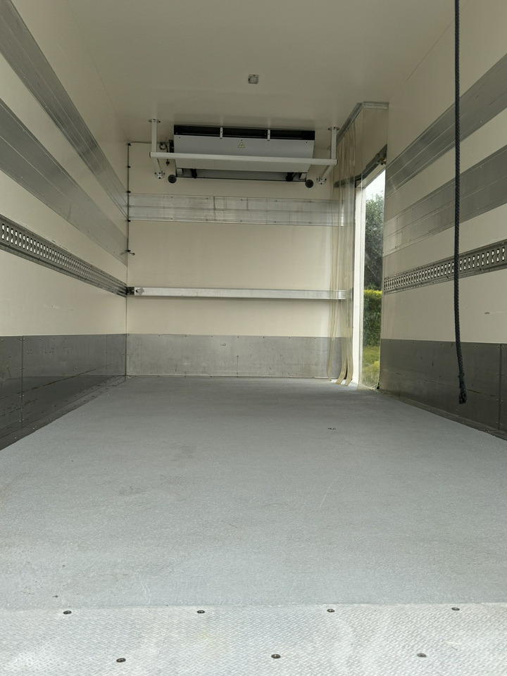 Refrigerated van Iveco Daily 70C18 V H: picture 14