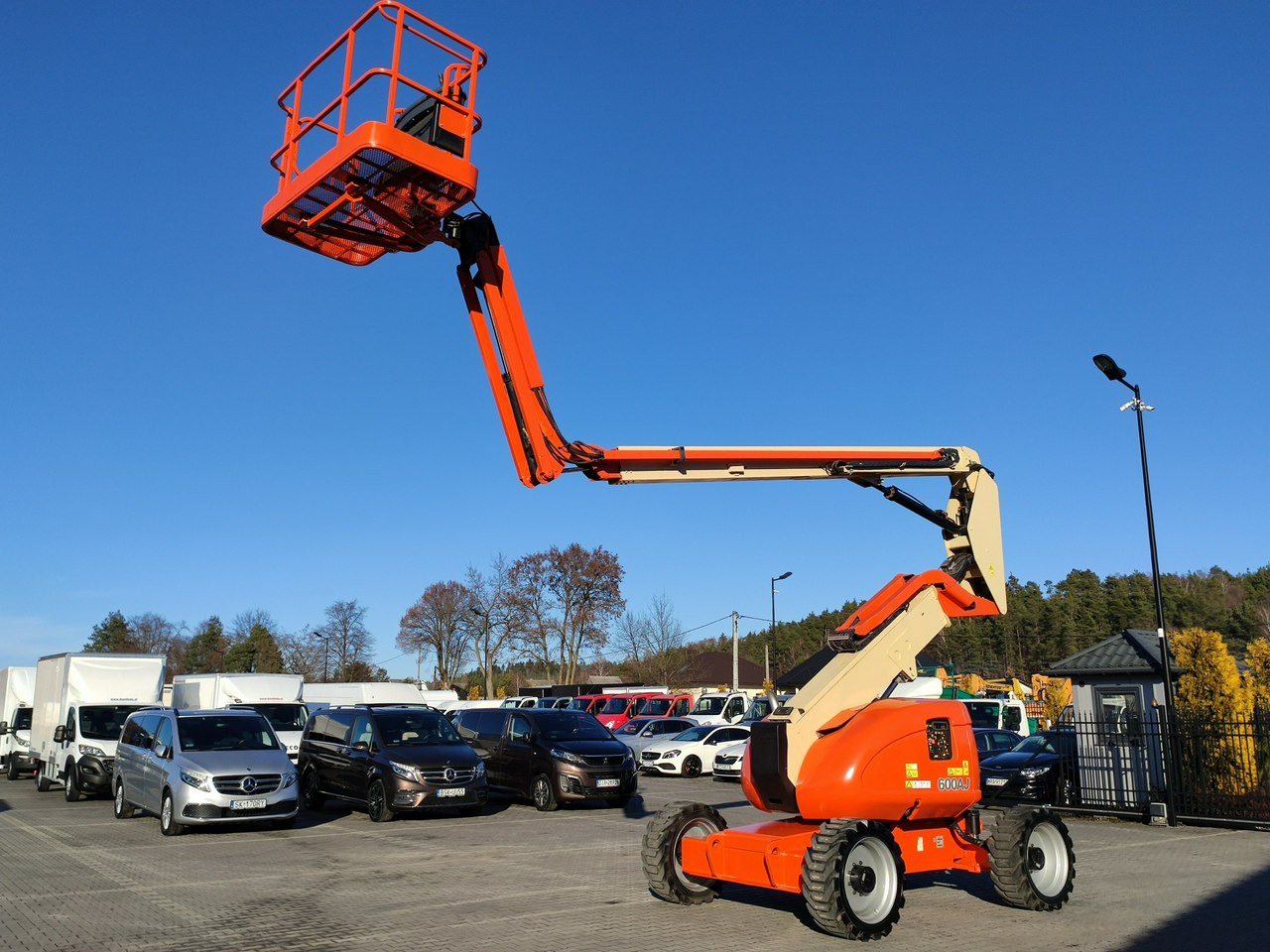 Articulated boom JLG 600AJ 4x4 PODNOŚNIK PRZEGUBOWY: picture 14