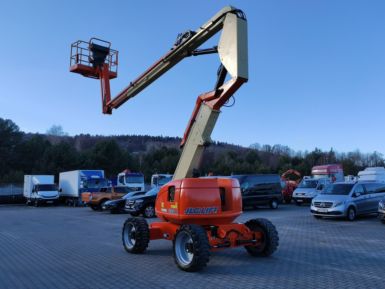 Articulated boom JLG 600AJ 4x4 PODNOŚNIK PRZEGUBOWY: picture 11
