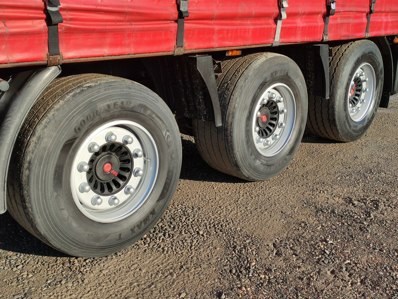 Kogel SN24 Firana Mega Oś Podnoszona - Curtainsider semi-trailer: picture 5 Kogel SN24 Firana Mega Oś Podnoszona - Curtainsider semi-trailer: picture 5