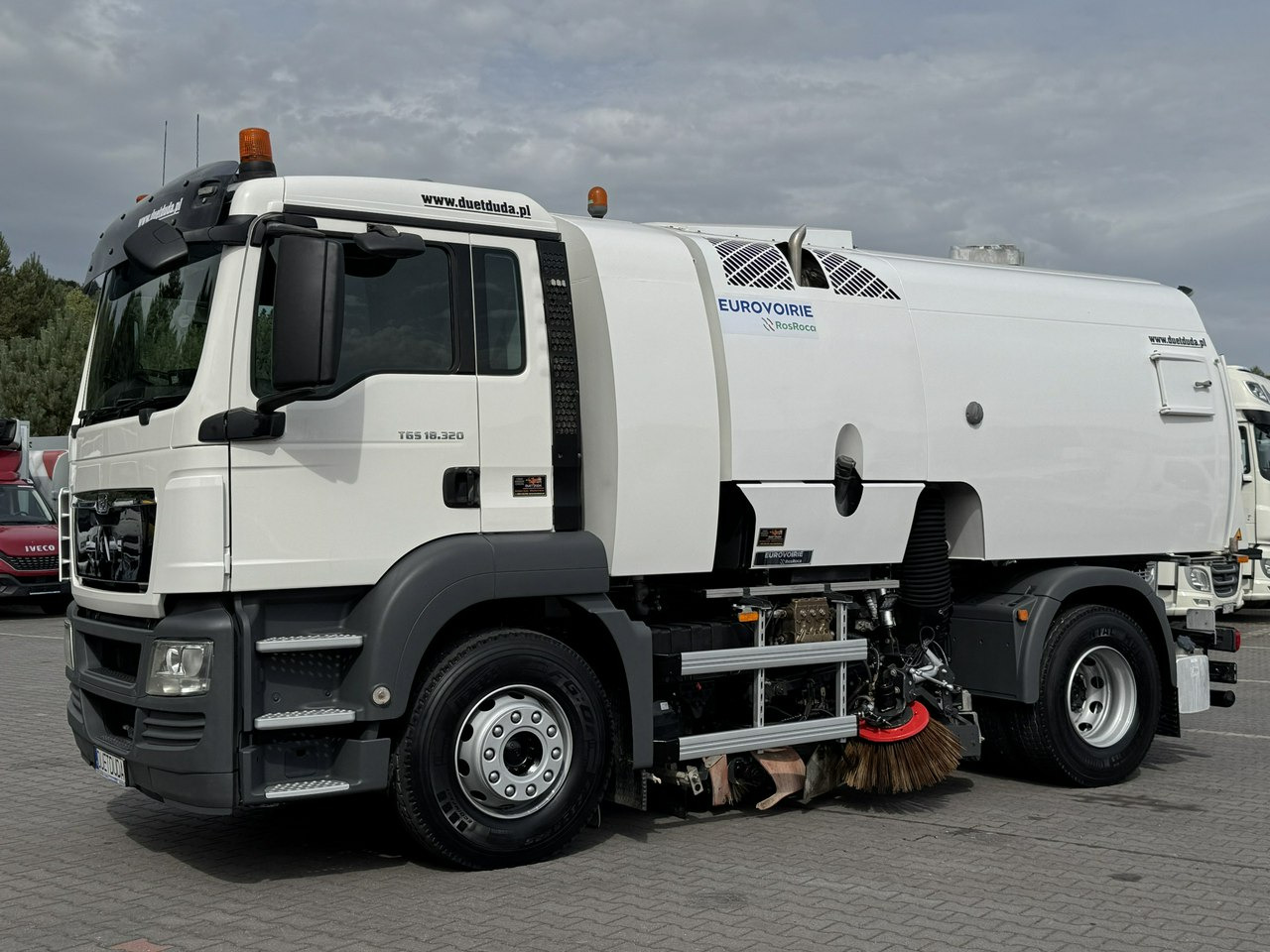 MAN TGS 18.320 E5 BUCHER OPTIFANT 8000 Zamiatarka Uliczna Euro 6 - Road sweeper: picture 1 MAN TGS 18.320 E5 BUCHER OPTIFANT 8000 Zamiatarka Uliczna Euro 6 - Road sweeper: picture 1