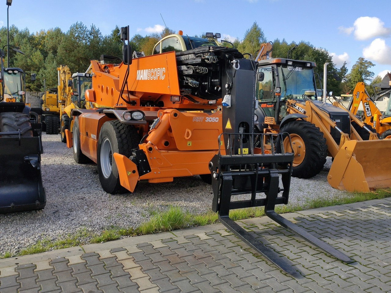 Manitou Wózek Jezdniowy Podnośnikowy Obrotowy - Telescopic handler: picture 1 Manitou Wózek Jezdniowy Podnośnikowy Obrotowy - Telescopic handler: picture 1