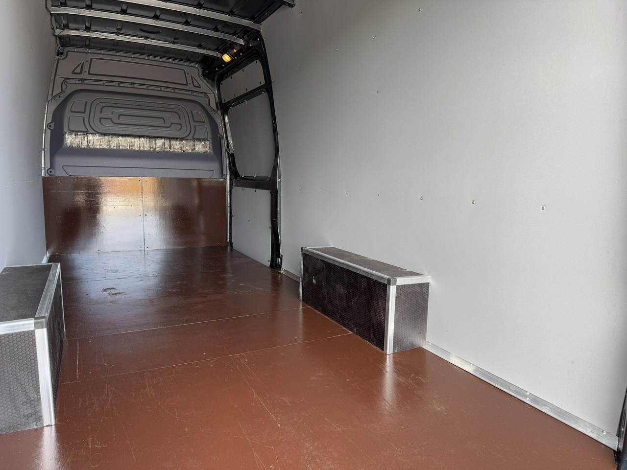 Panel van Mercedes 319: picture 16