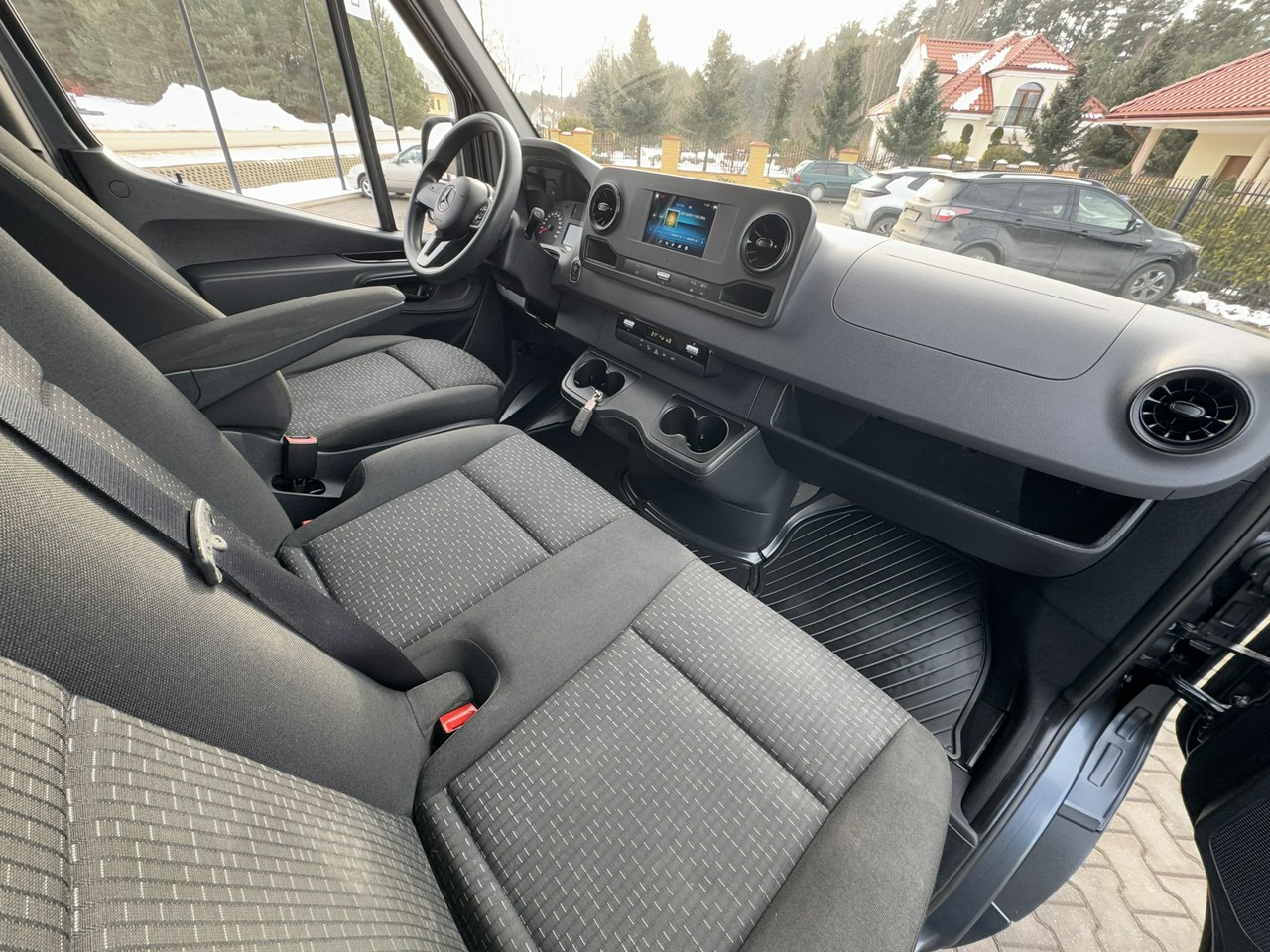 Panel van Mercedes 319: picture 29