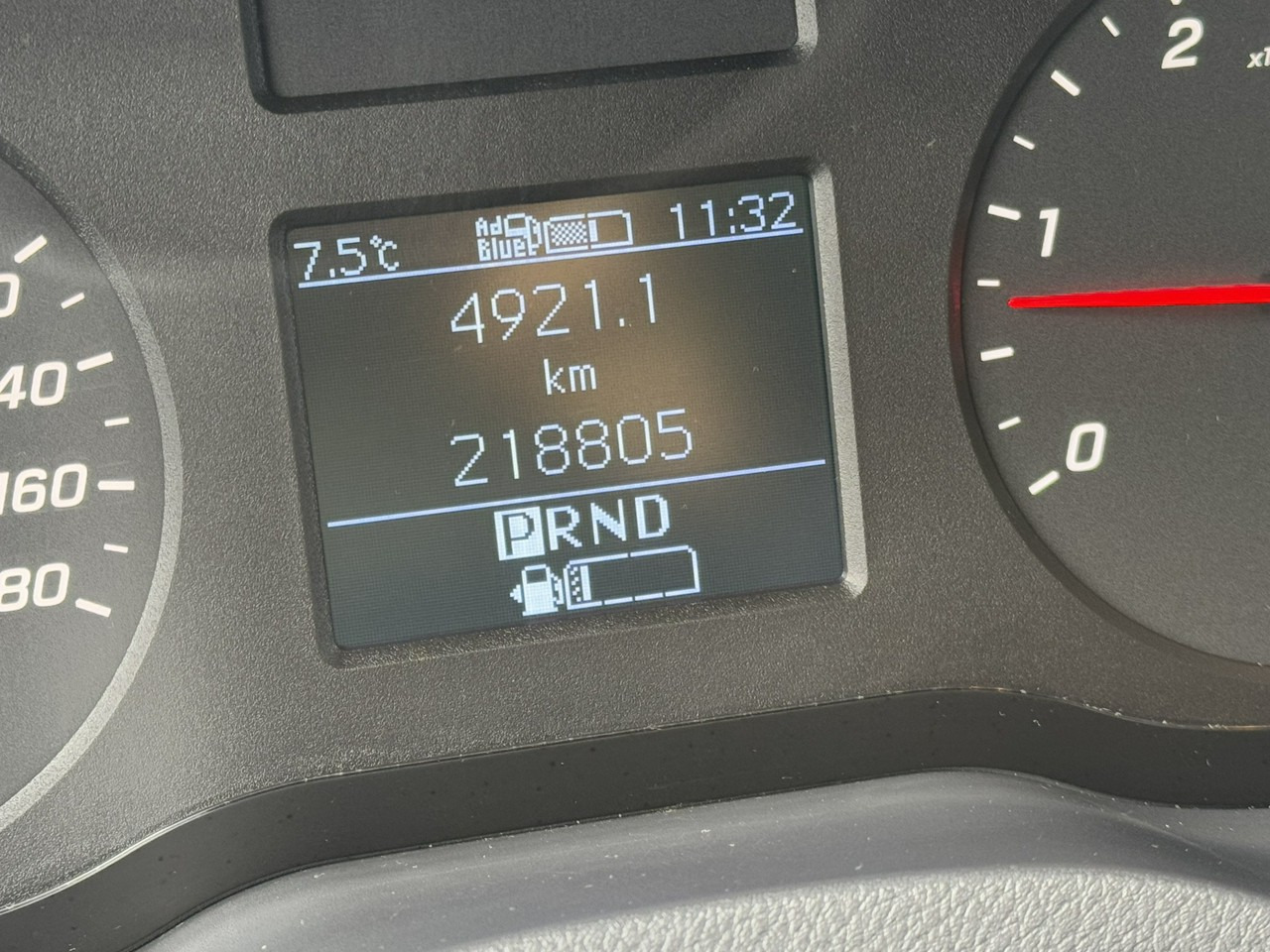 Panel van Mercedes 319: picture 22