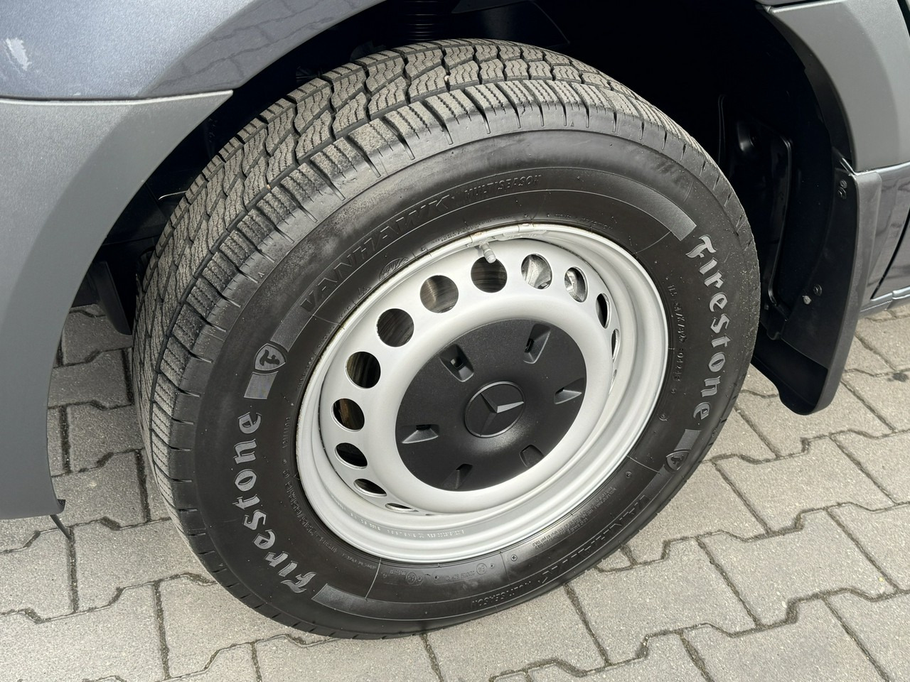 Panel van Mercedes 319: picture 7