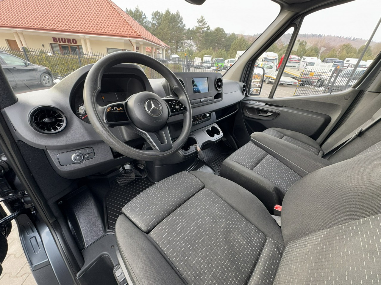 Panel van Mercedes 319: picture 19