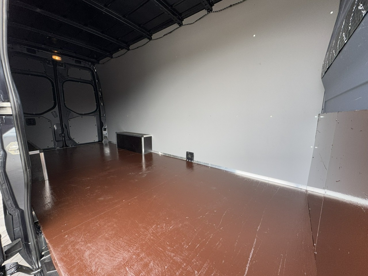 Panel van Mercedes 319: picture 17