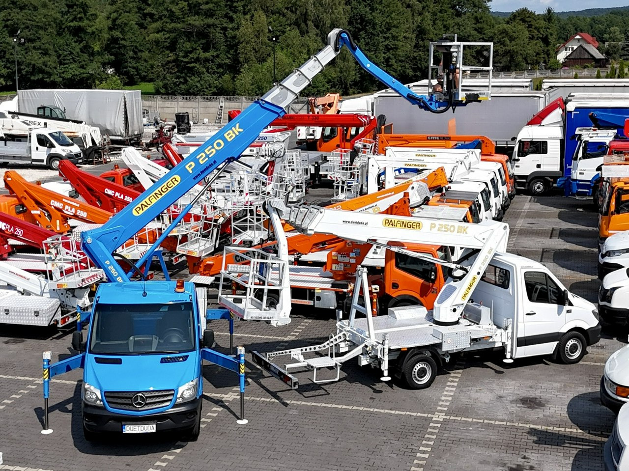 Mercedes Sprinter - Truck mounted aerial platform: picture 1 Mercedes Sprinter - Truck mounted aerial platform: picture 1