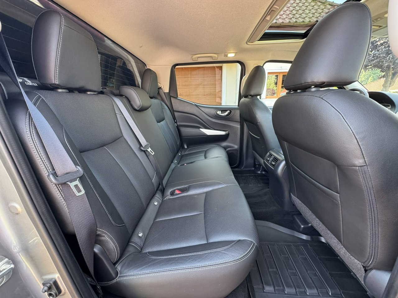 Pickup truck Nissan Navara: picture 31 Pickup truck Nissan Navara: picture 31