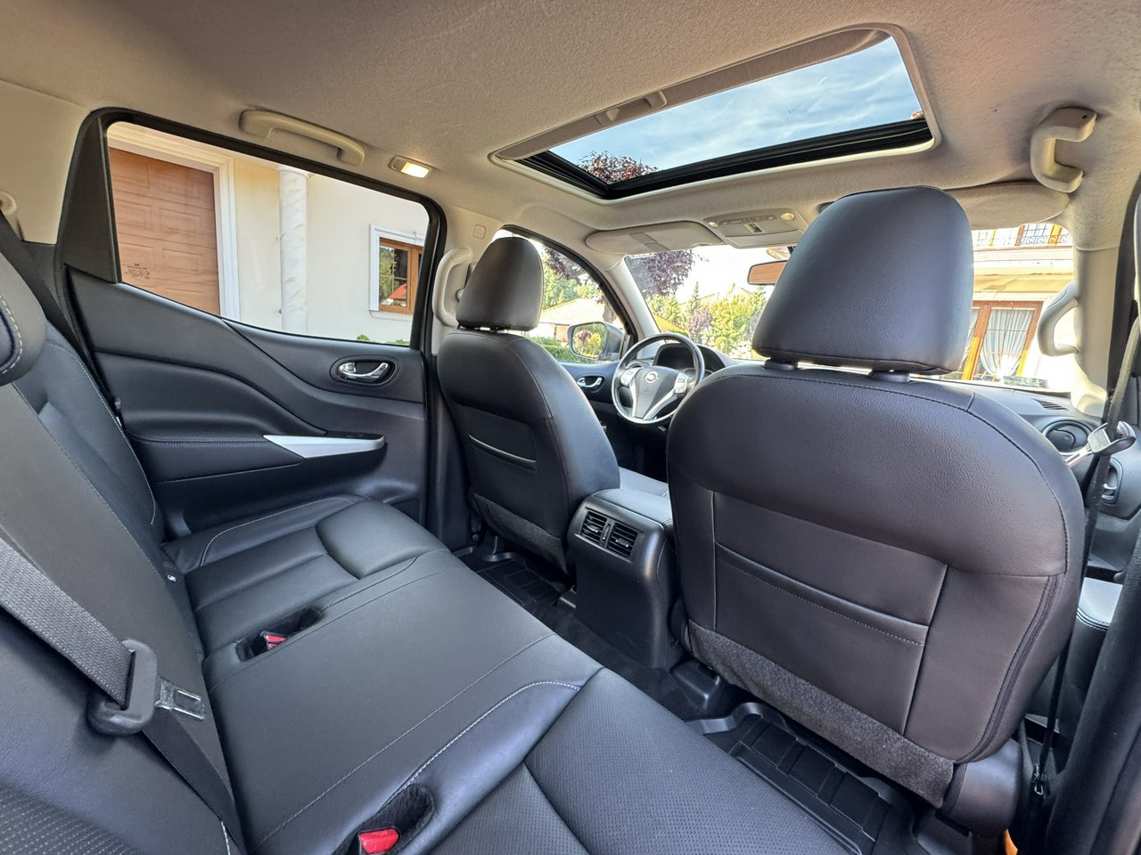 Pickup truck Nissan Navara: picture 32 Pickup truck Nissan Navara: picture 32