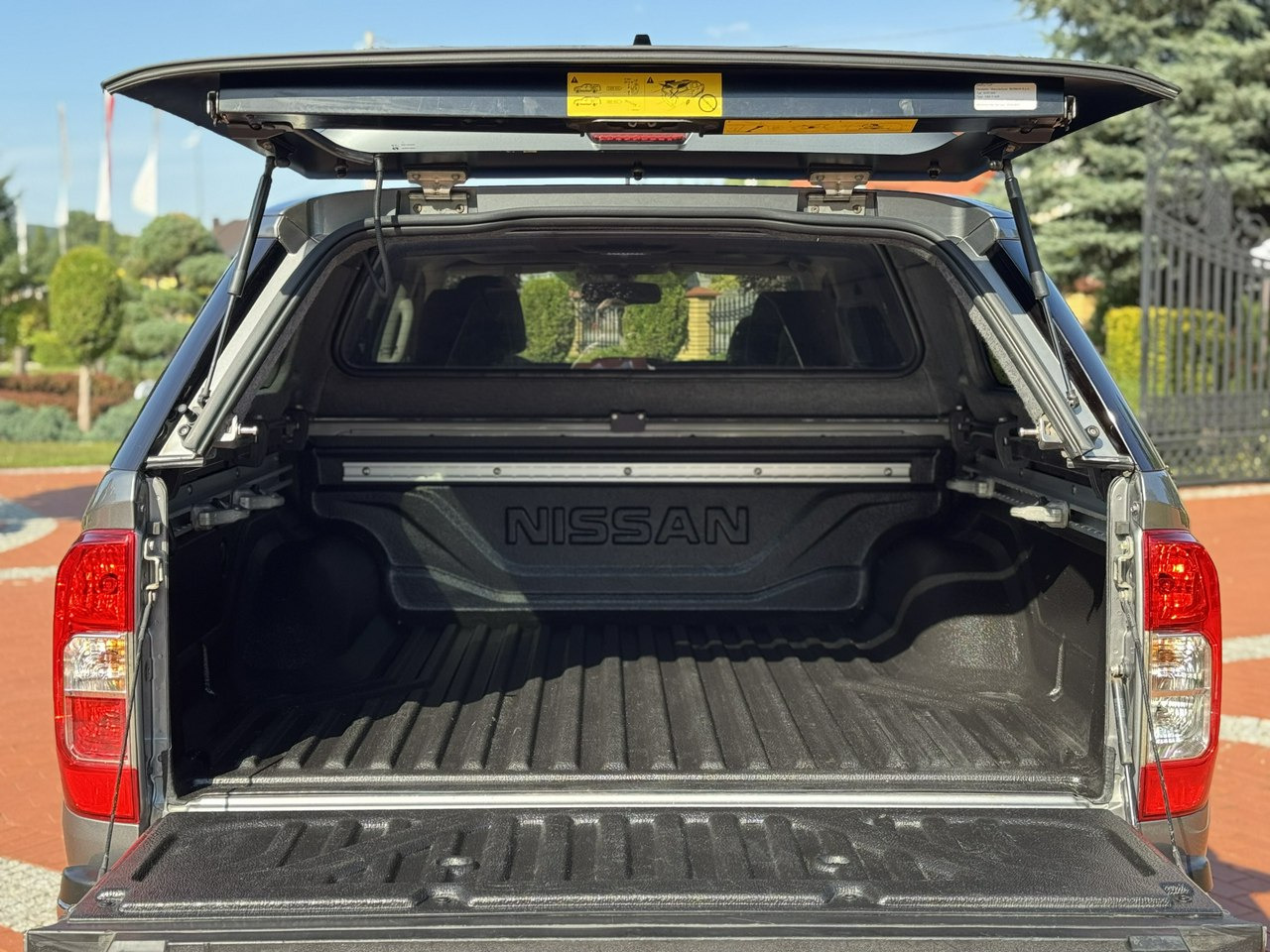 Pickup truck Nissan Navara: picture 15 Pickup truck Nissan Navara: picture 15