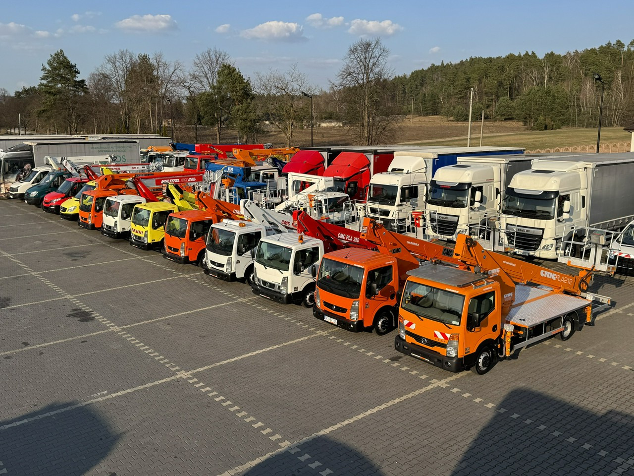 Nissan Zwyżka / Podnośnik Koszowy / 4X4 / CABSTAR / MAXITY / SPRINTER - Truck mounted aerial platform: picture 2 Nissan Zwyżka / Podnośnik Koszowy / 4X4 / CABSTAR / MAXITY / SPRINTER - Truck mounted aerial platform: picture 2