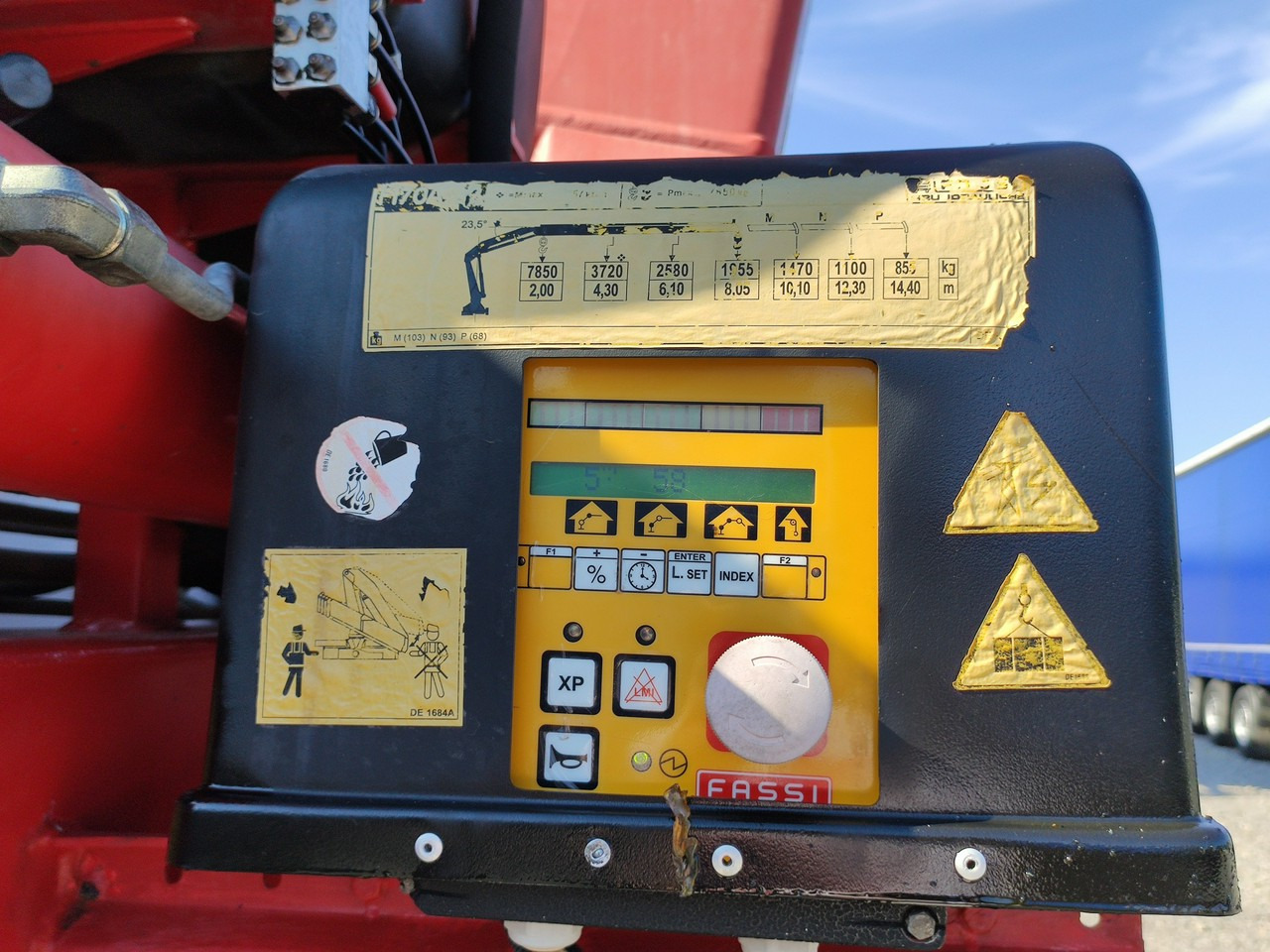 Leasing of Scania 124L 420 6x2 Retarder HDS FASSI F170 Budowlanka Scania 124L 420 6x2 Retarder HDS FASSI F170 Budowlanka: picture 6 Leasing of Scania 124L 420 6x2 Retarder HDS FASSI F170 Budowlanka Scania 124L 420 6x2 Retarder HDS FASSI F170 Budowlanka: picture 6