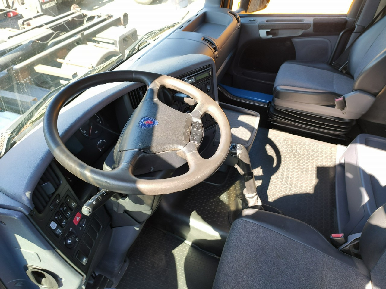 Leasing of Scania R 400 LB 6x2 HDS Budowlanka Widły Oś Skrętna Super Stan Scania R 400 LB 6x2 HDS Budowlanka Widły Oś Skrętna Super Stan: picture 26 Leasing of Scania R 400 LB 6x2 HDS Budowlanka Widły Oś Skrętna Super Stan Scania R 400 LB 6x2 HDS Budowlanka Widły Oś Skrętna Super Stan: picture 26