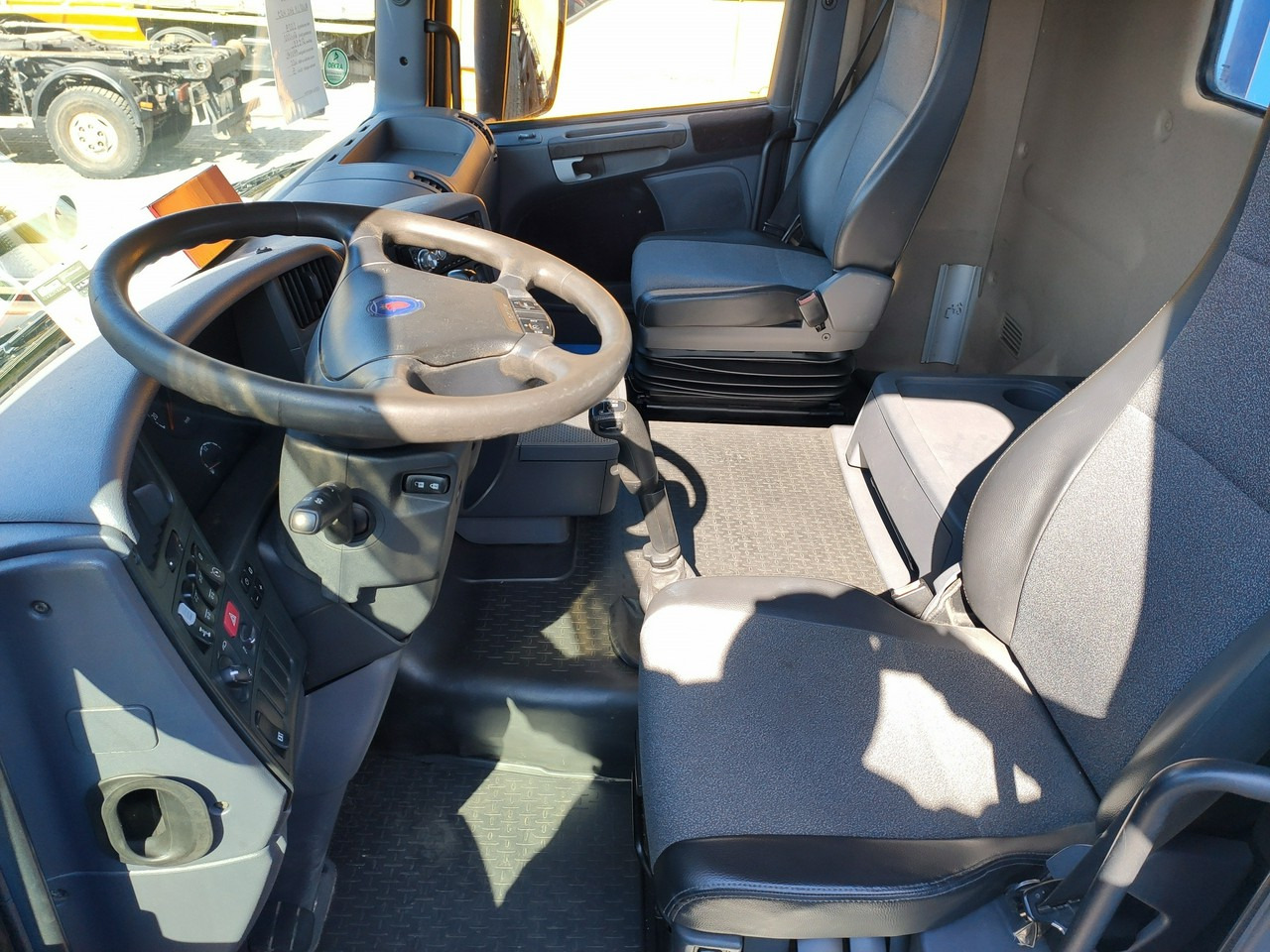 Leasing of Scania R 400 LB 6x2 HDS Budowlanka Widły Oś Skrętna Super Stan Scania R 400 LB 6x2 HDS Budowlanka Widły Oś Skrętna Super Stan: picture 24 Leasing of Scania R 400 LB 6x2 HDS Budowlanka Widły Oś Skrętna Super Stan Scania R 400 LB 6x2 HDS Budowlanka Widły Oś Skrętna Super Stan: picture 24