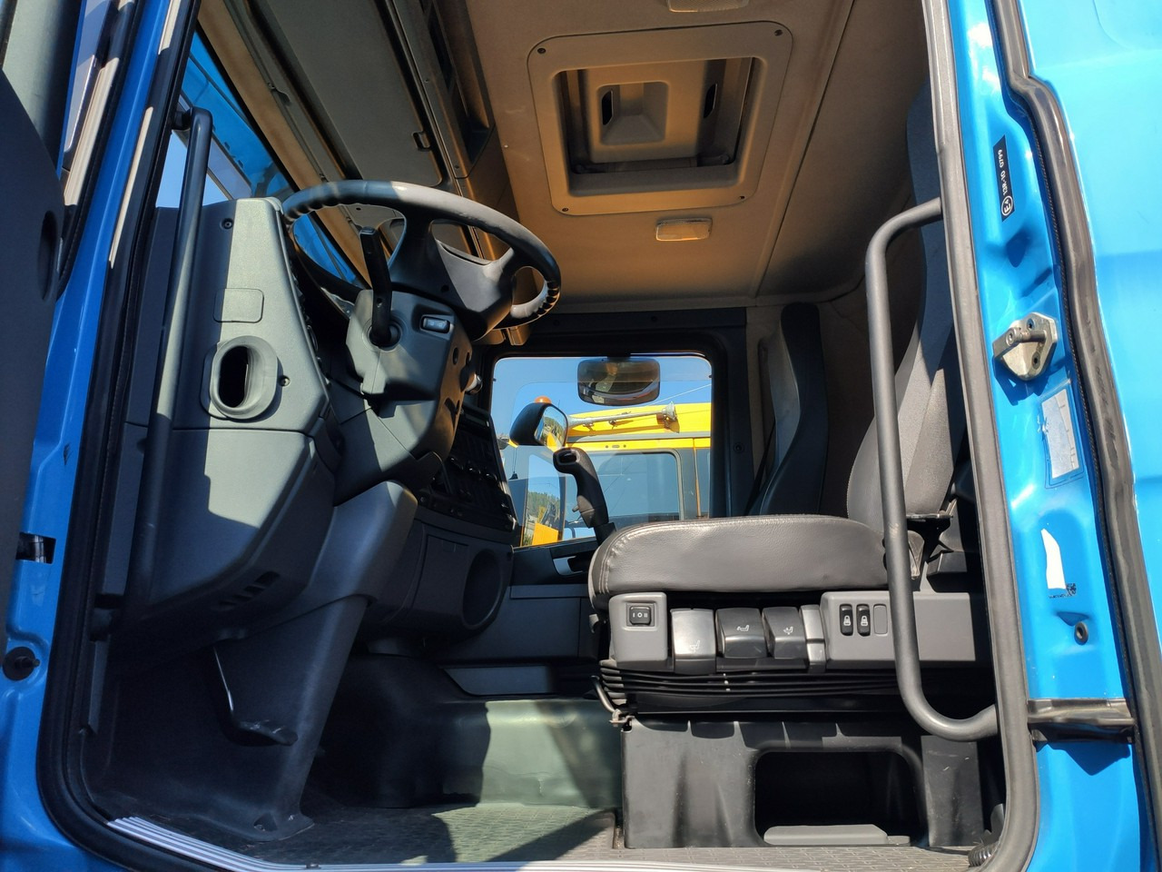 Leasing of Scania R 400 LB 6x2 HDS Budowlanka Widły Oś Skrętna Super Stan Scania R 400 LB 6x2 HDS Budowlanka Widły Oś Skrętna Super Stan: picture 22 Leasing of Scania R 400 LB 6x2 HDS Budowlanka Widły Oś Skrętna Super Stan Scania R 400 LB 6x2 HDS Budowlanka Widły Oś Skrętna Super Stan: picture 22