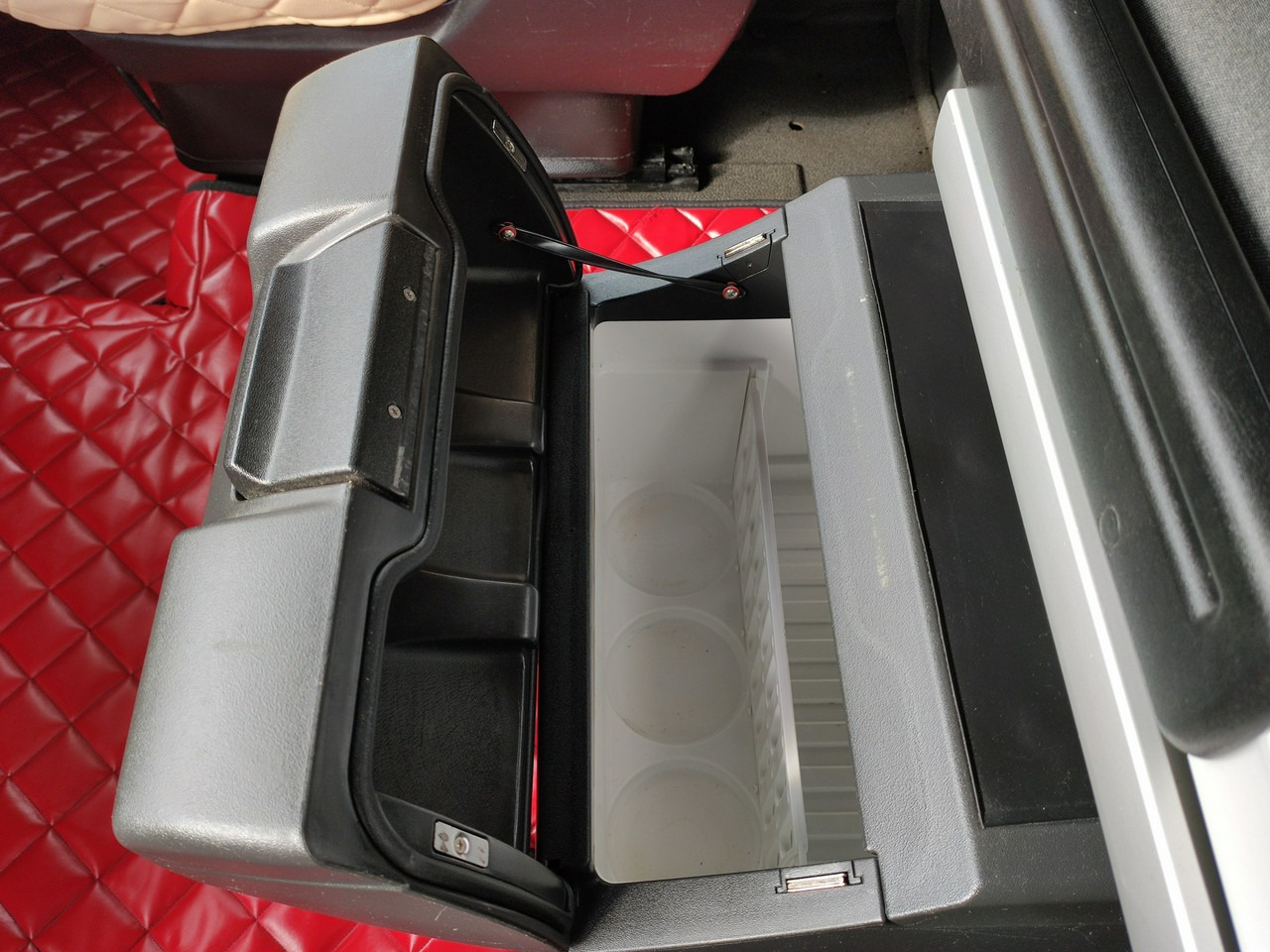 Tractor unit MAN TGX XXL18.460 Standard EURO 6 Serwisowany Super Stan !!!: picture 23